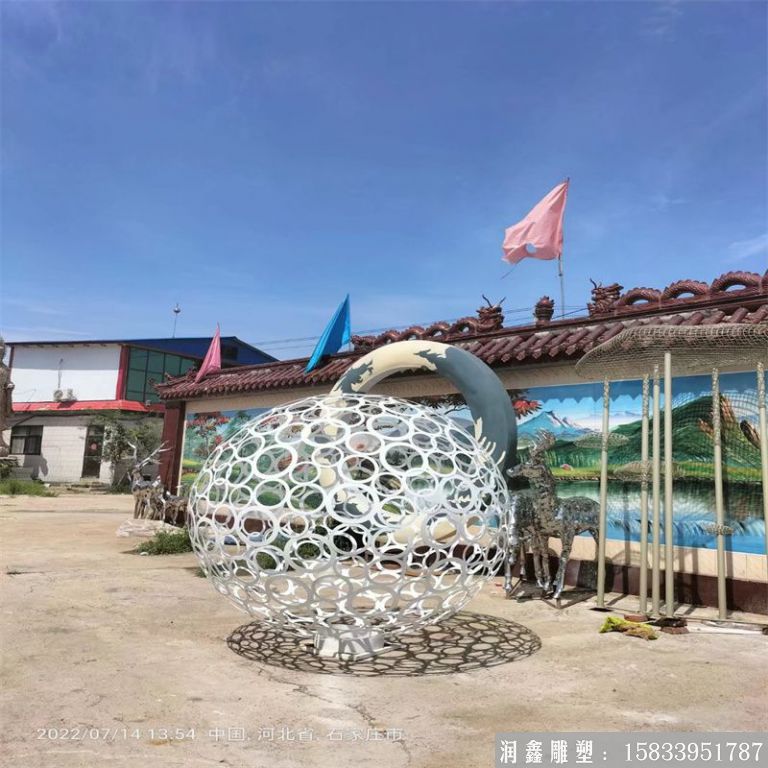 不銹鋼白色鏤空球噴漆工藝，單層工藝，厚度8mm